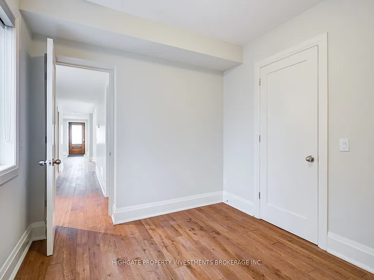 129 Hilton Ave #MAIN — Photo 15