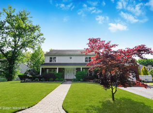 125 Johanna Ln, Staten Island, NY 10309