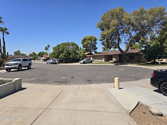 5th image of 8621 N 40TH Drive
