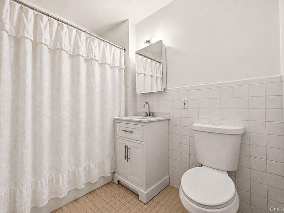 2nd image of 478 Bainbridge Street #1A