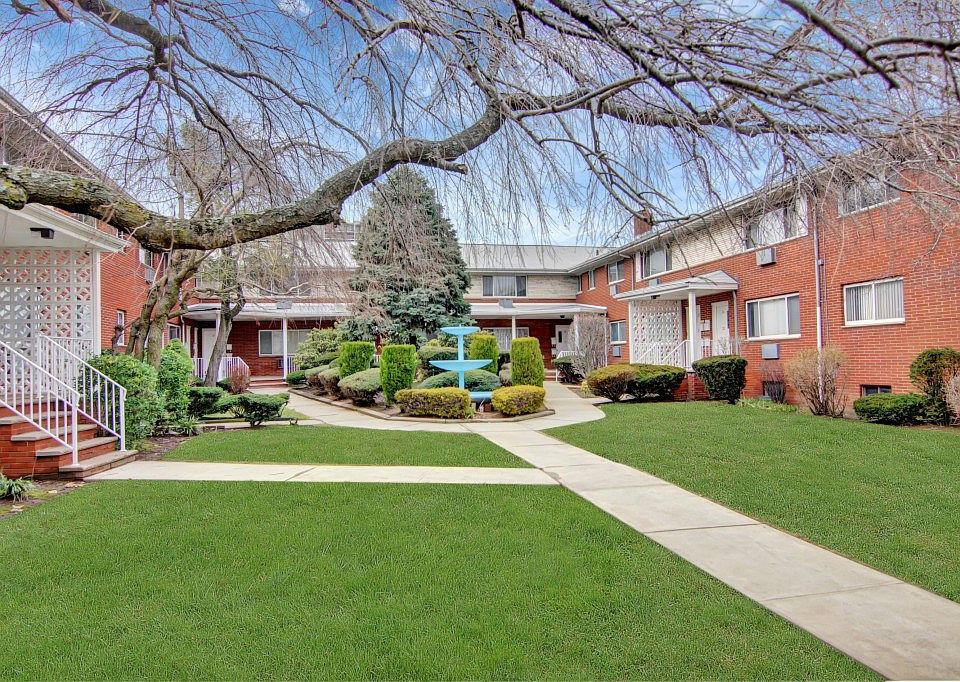 1st image of 1319 Anderson Ave #27-1927