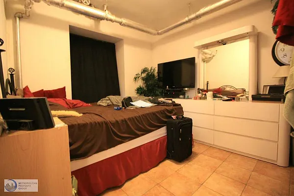 Rented by Metropolitan Property Group | media 75