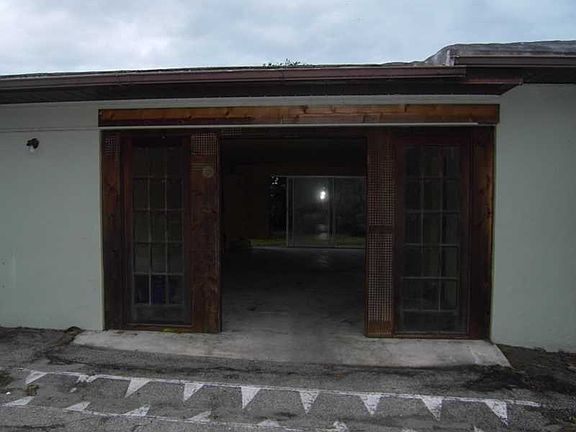 3rd image of 8256 Old Dixie Hwy