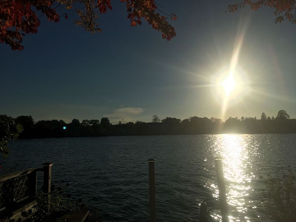 2nd image of 49 Day Point Rd