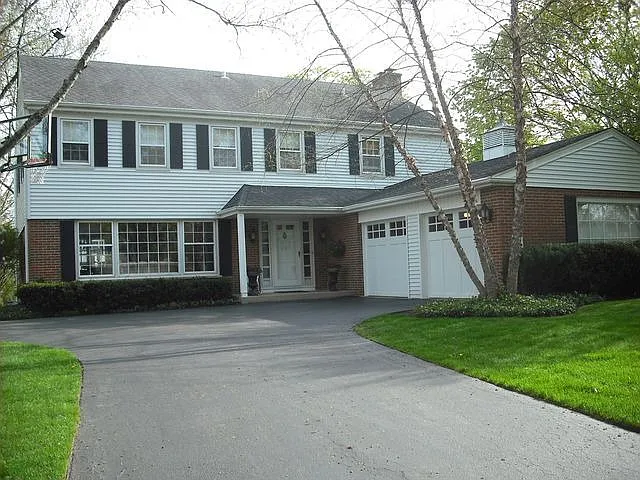 2501 Peachtree Ln photo 1