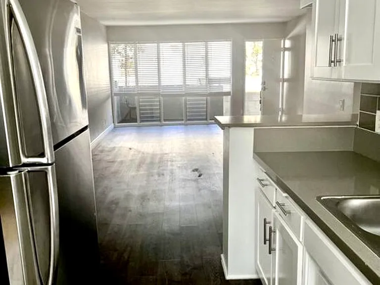1037 Lincoln Blvd #C — Photo 12