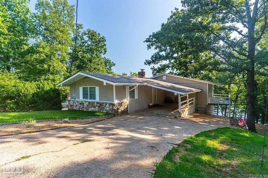111 W Lakeshore Dr - Property Image