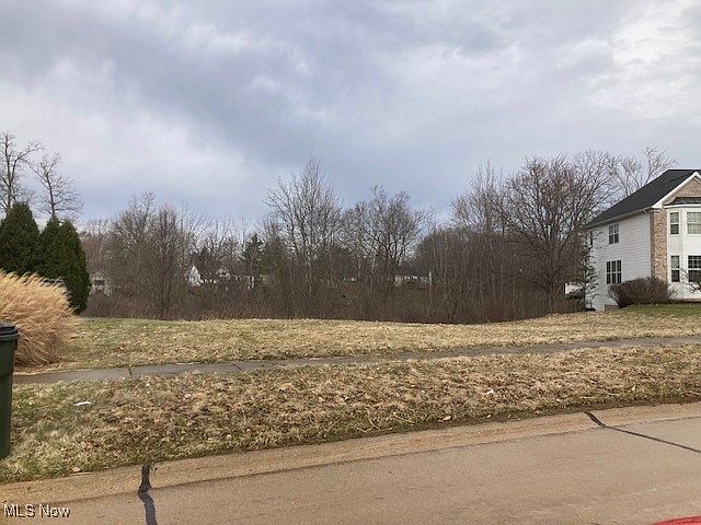 2nd image of 180 Beaumont Trl