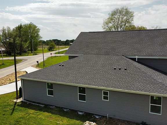 5th image of 8885 Peters Rd