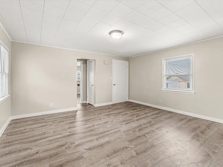 118 W North St #B — Photo 4