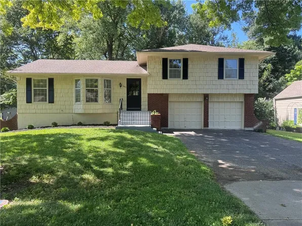 6411 W 69th St, Overland Park, KS 66204