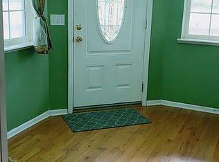 16879 Fulton Pines Ct, Livonia, MI 48154