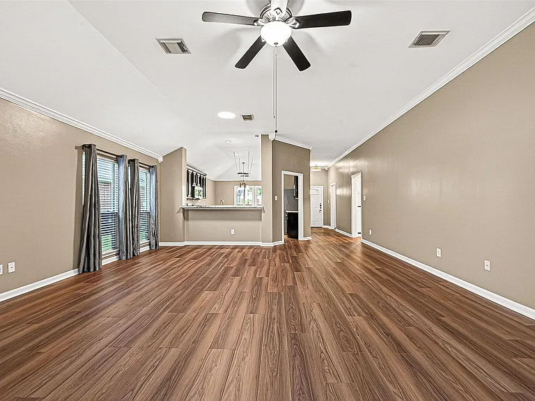 4818 Lake Catherine Ct — Photo 9