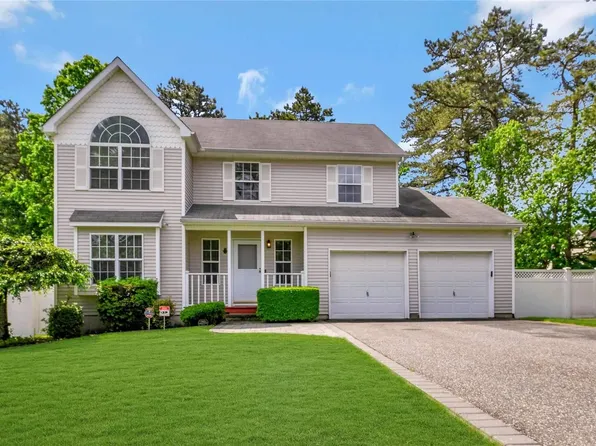 26 Doane Avenue, Port Jefferson Station, NY 11776