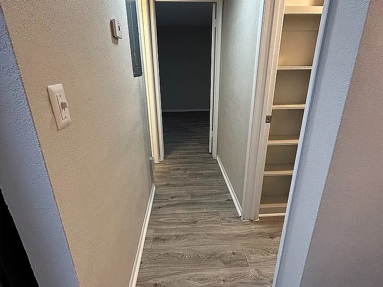 Hallway_900225