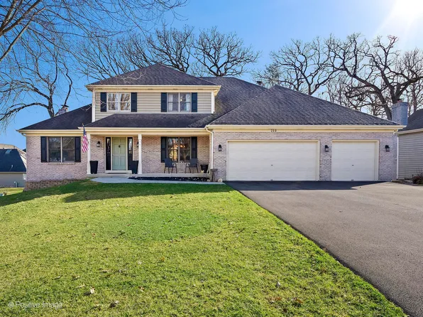 210 Long Oak Dr, West Chicago, IL 60185