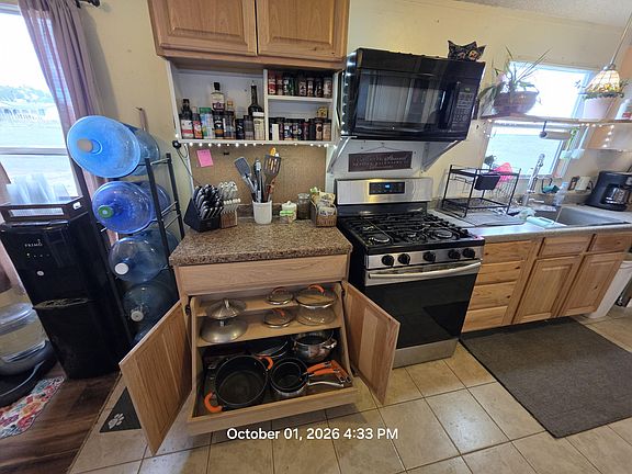2nd image of 83 Shetland St