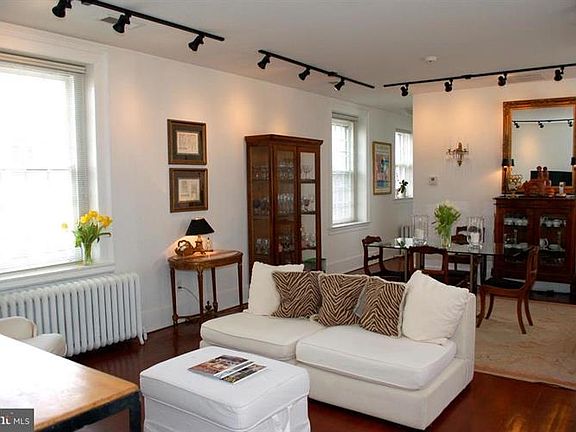 4th image of 105 N Alfred St #1