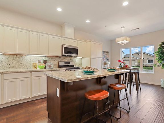 5th image of 4022 Seashore Dr