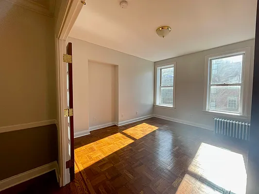 Rented by J PRESTON AND ASSOCIATES INC | media 33