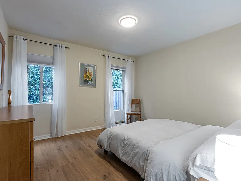N Ogden Dr — Photo 14