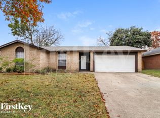 1327 Willowbrook St, Lancaster, TX 75134