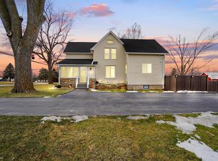 1721 Carleton Rockwood Rd, Carleton, MI 48117