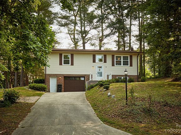 2nd image of 136 Plantation Dr