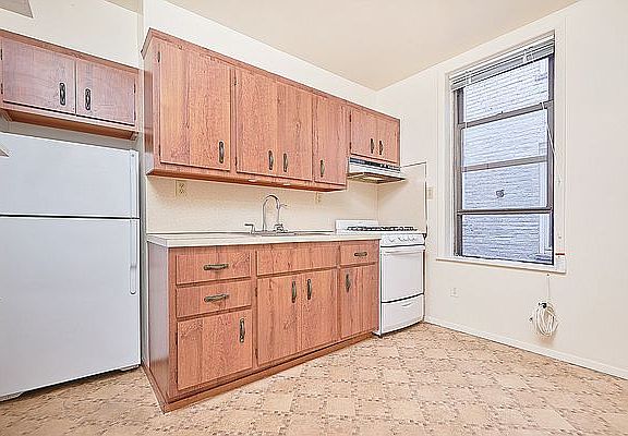 5th image of 24-28 27th St #B2