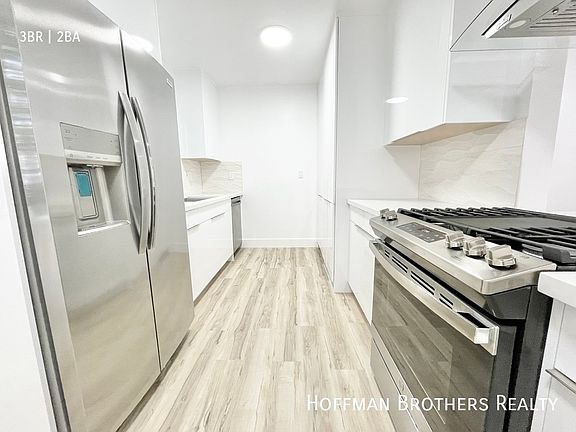 3rd image of 636 Flower Ave #2