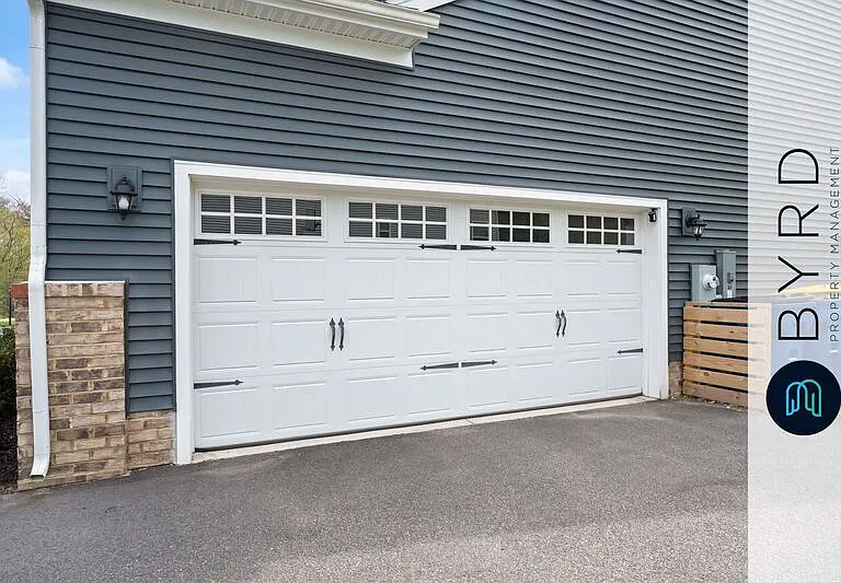 4900 Sir Sagamore Dr — Photo 5
