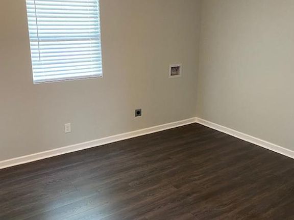5th image of 1110 Grout St