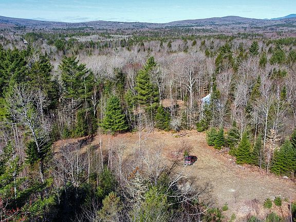 3rd image of 792 Valley Road