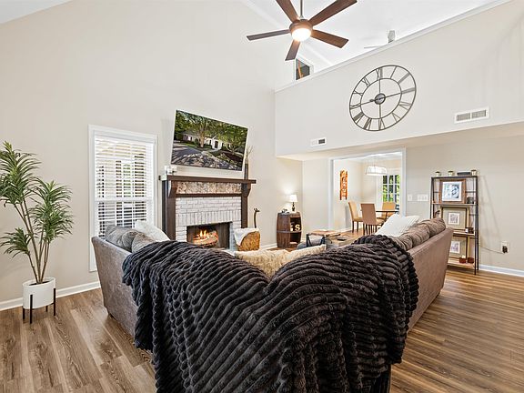 5th image of 229 Brentwood Dr