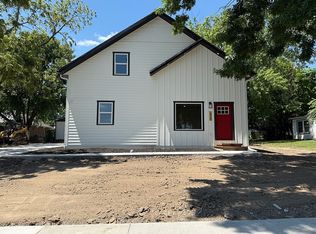 620 N 10th St, Centerville, IA 52544