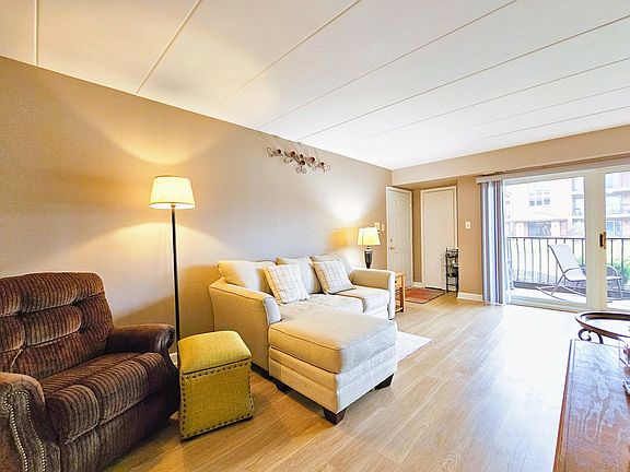 3rd image of 8205 Millstone Dr APT 1D