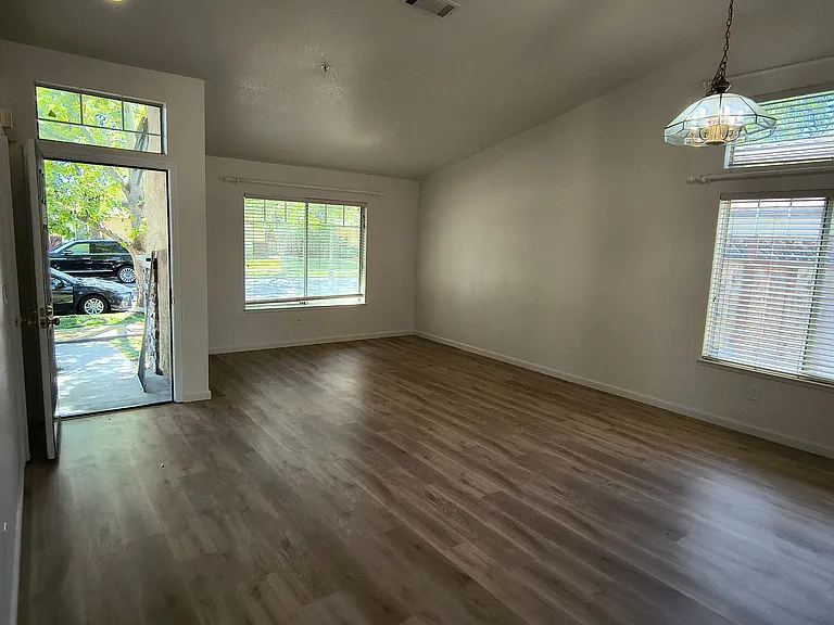 6968 Sunridge Dr — Photo 2