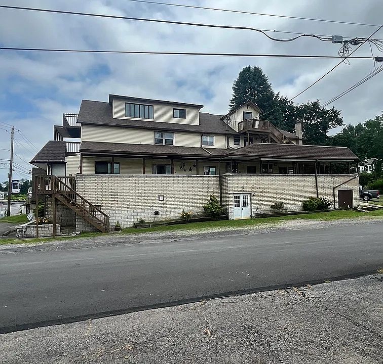 1st image of 921 Union St #A1