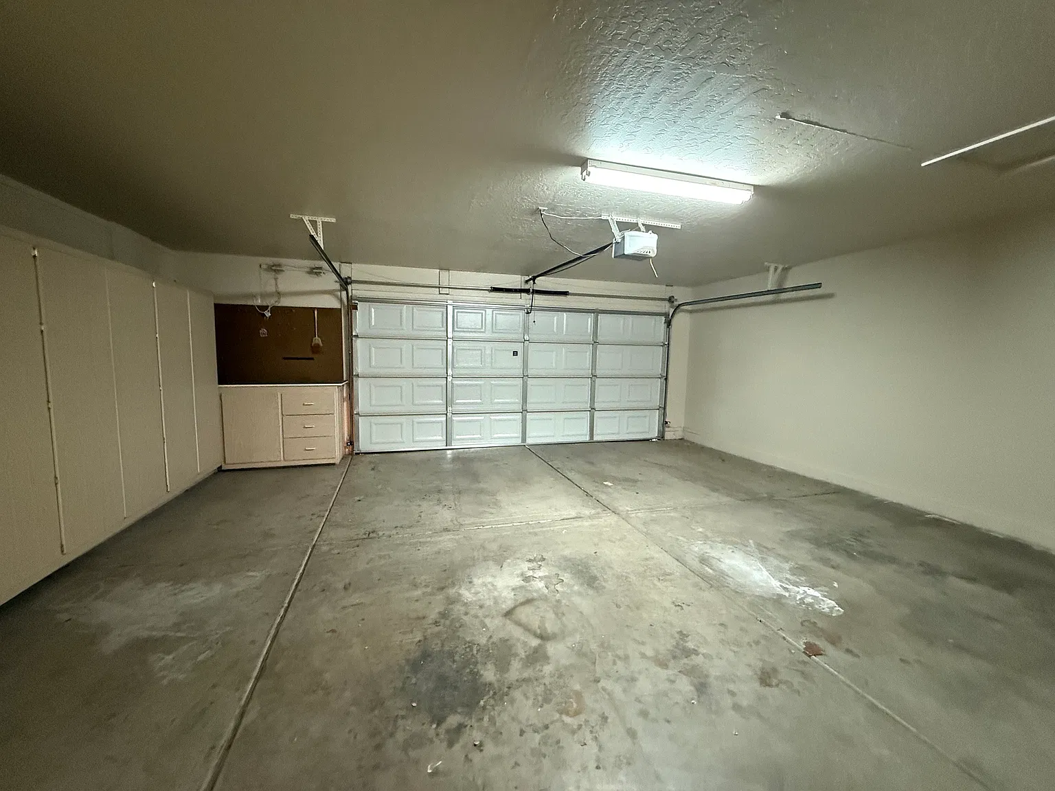 3 bed, 1879 sqft, $2,500 — Photo 3