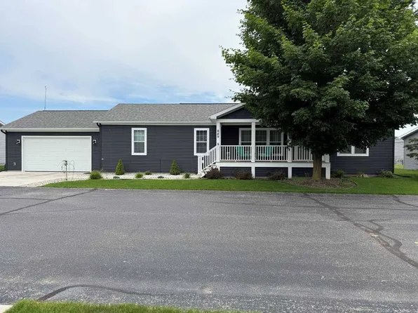 849 California Dr, Manistee, MI 49660