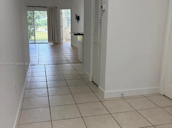 2080 Greenview Shores Blvd, Wellington, FL