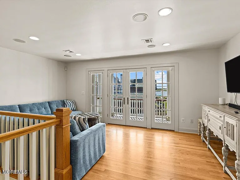 1043 Barnegat Ln — Photo 41