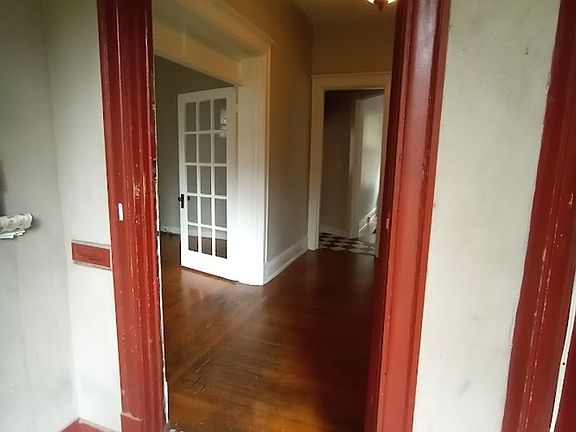 2nd image of 415 Belgravia Ct APT 1