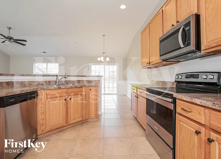 6226 Glen Way Dr — Photo 7