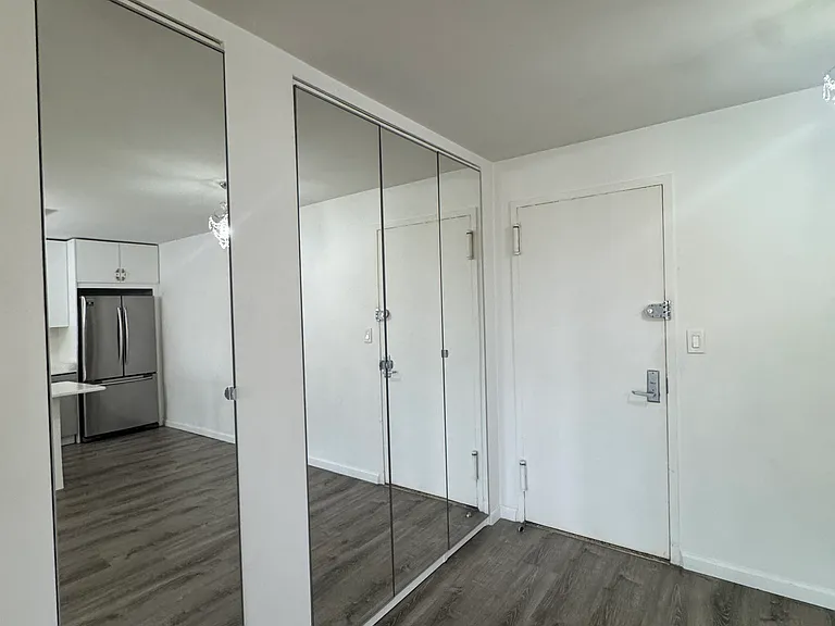 601 Surf Ave #6 — Photo 5