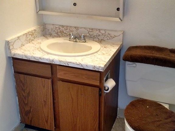 5th image of 1001 Stanley Ave APT 10