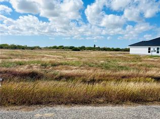 16 Northpointe Dr, Rockport, TX 78382