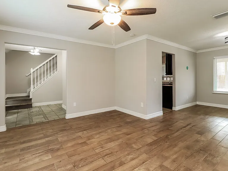 4002 Ashwood Dr — Photo 11