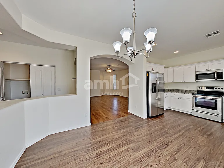 9427 W Potter Dr — Photo 6