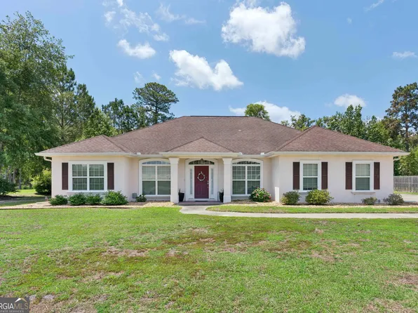 371 Lake Erie Dr, Brunswick, GA 31523